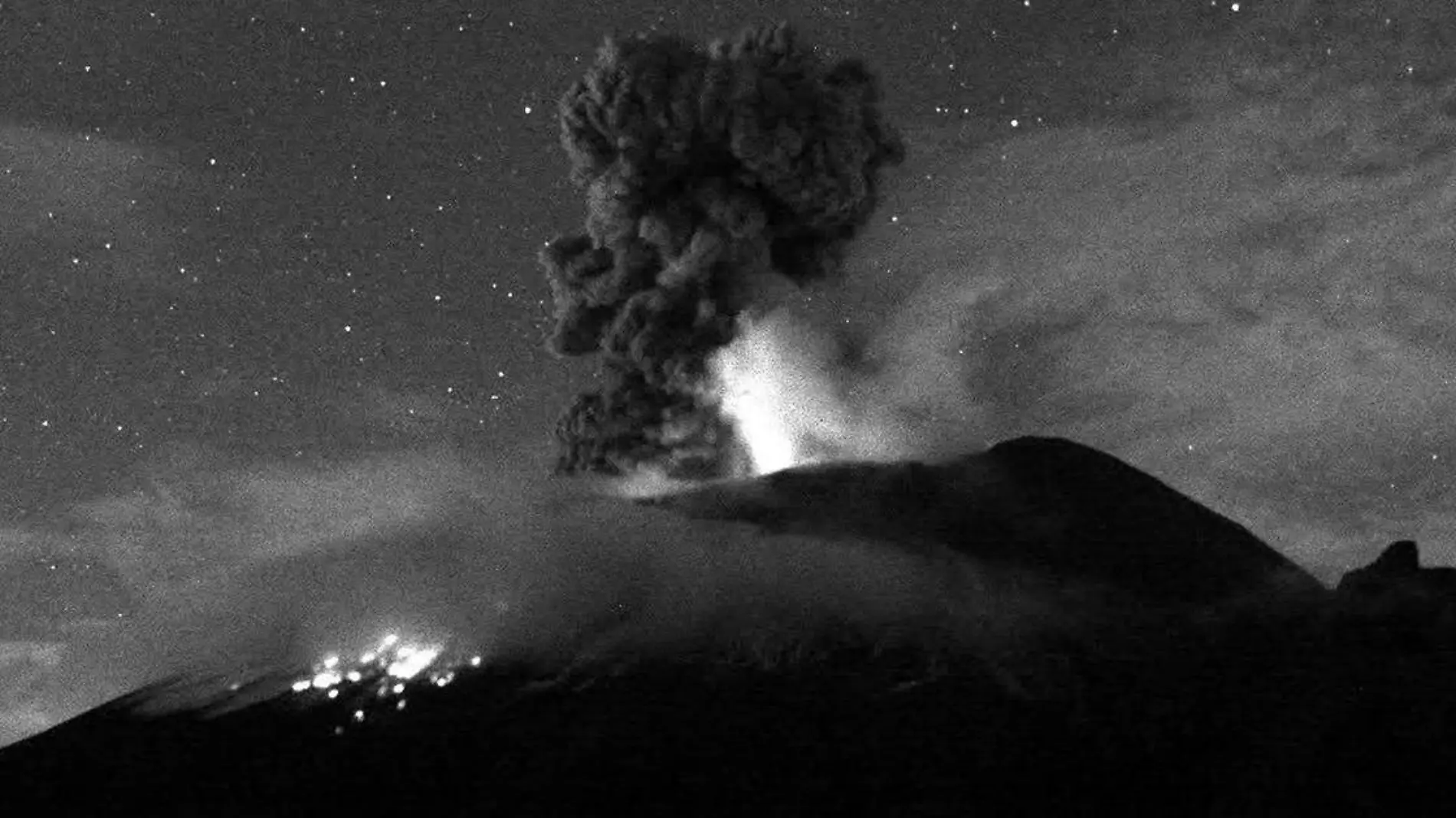 Es sabido que la llegada de las bajas temperaturas provoca una mayor actividad del volcán Popocatépetl